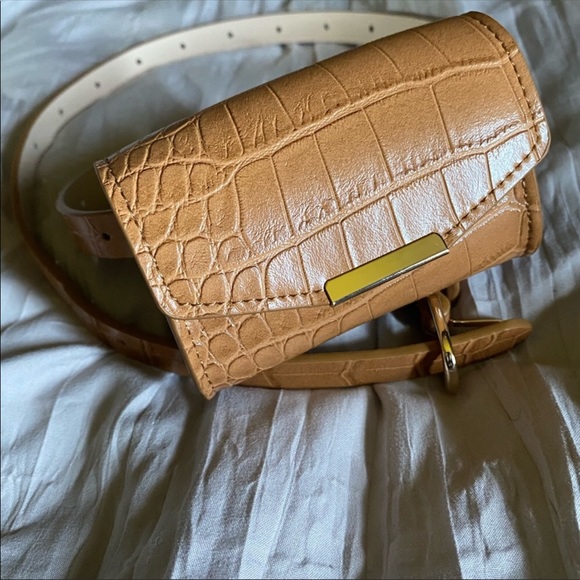 H&M Mini Crocodile patterned belt bag - Picture 2 of 5